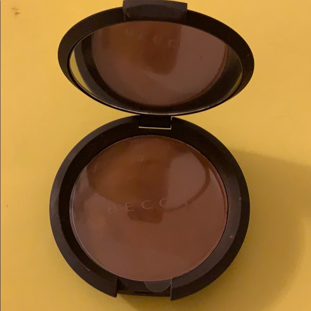 Becca Mineral Powder Foundation